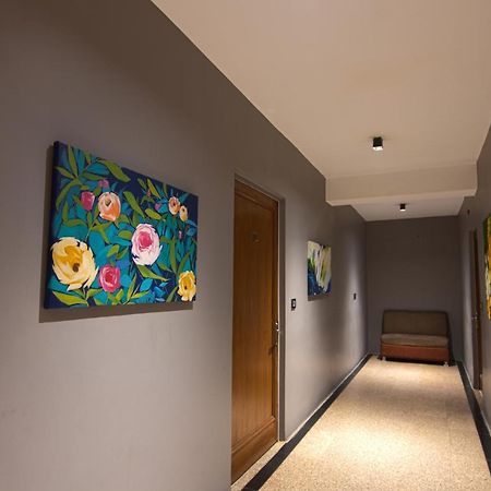 Hotel Sri Nanak Continental Делхи Екстериор снимка