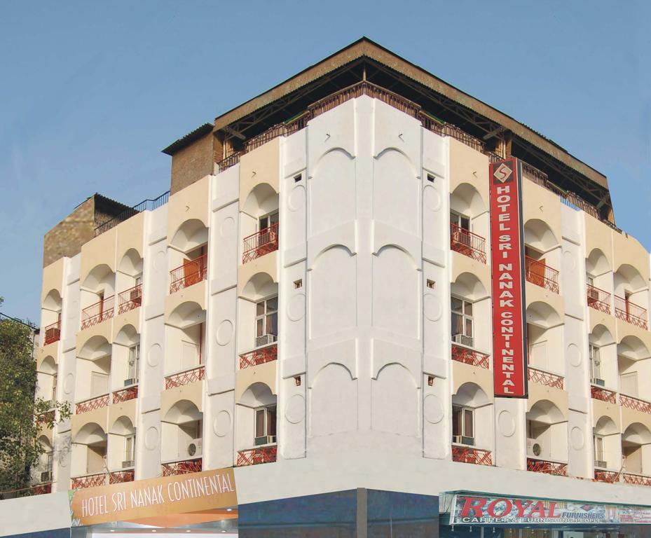 Hotel Sri Nanak Continental Делхи Екстериор снимка