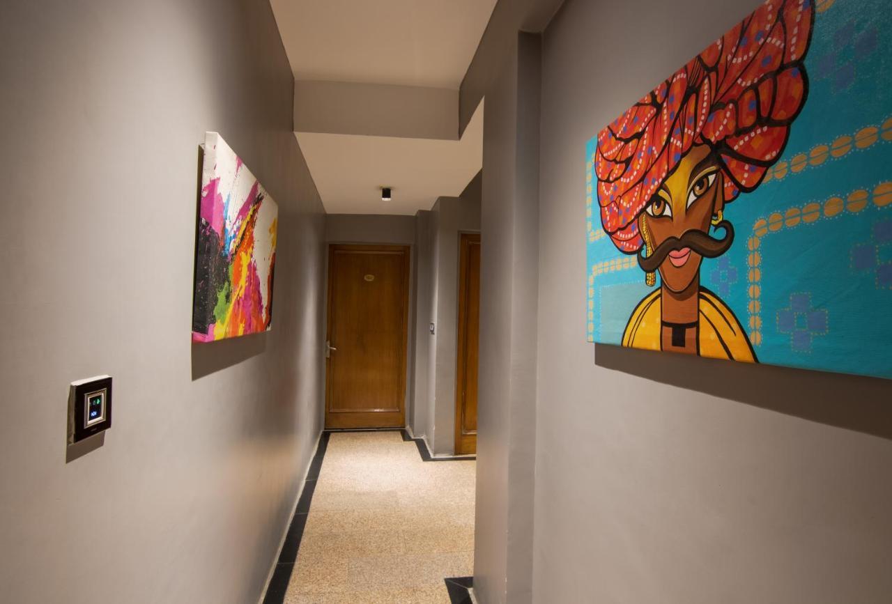 Hotel Sri Nanak Continental Делхи Екстериор снимка